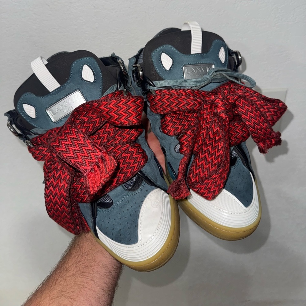 LAVINS CURB VNDS